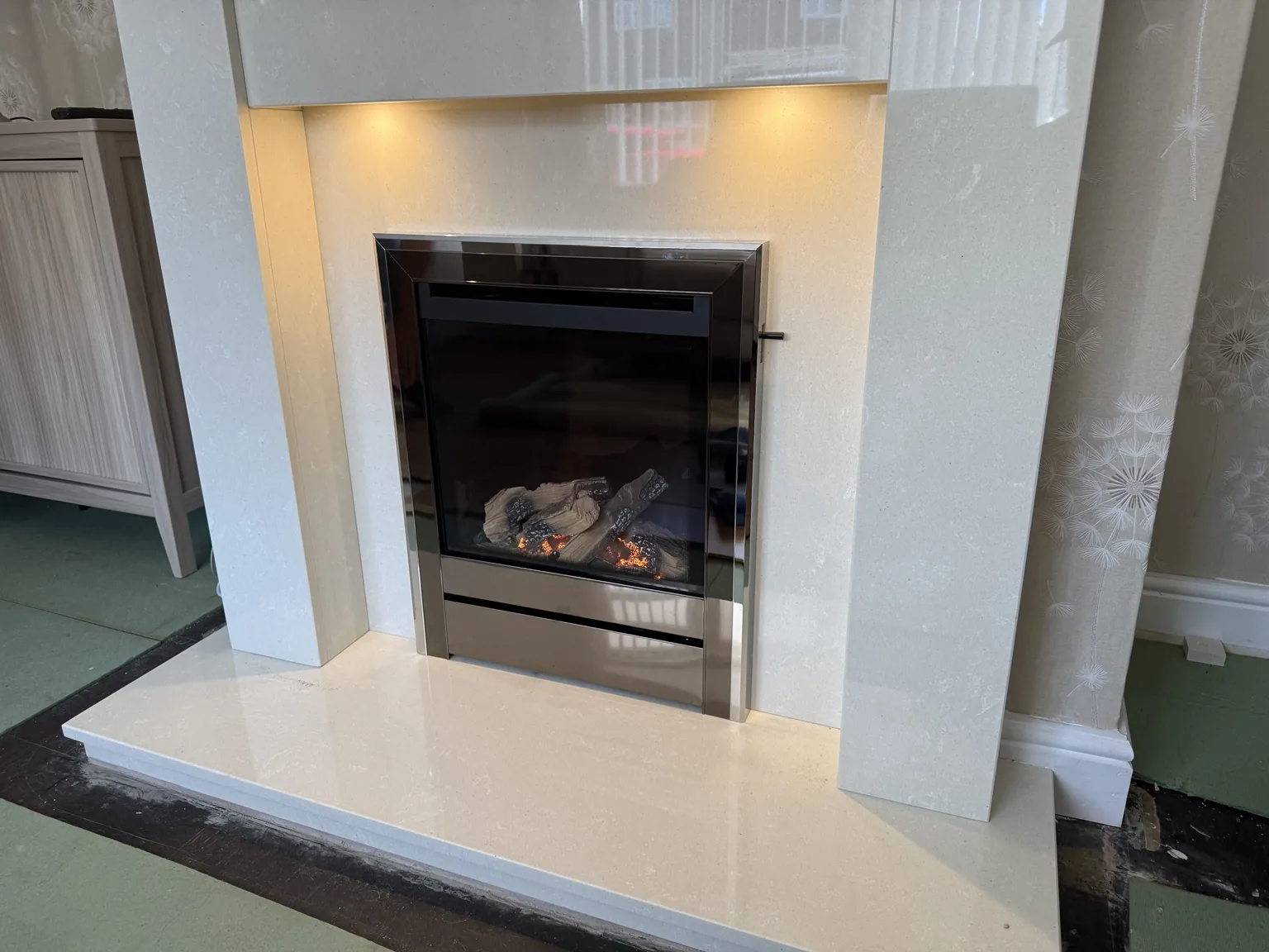 Inset gas fire installation