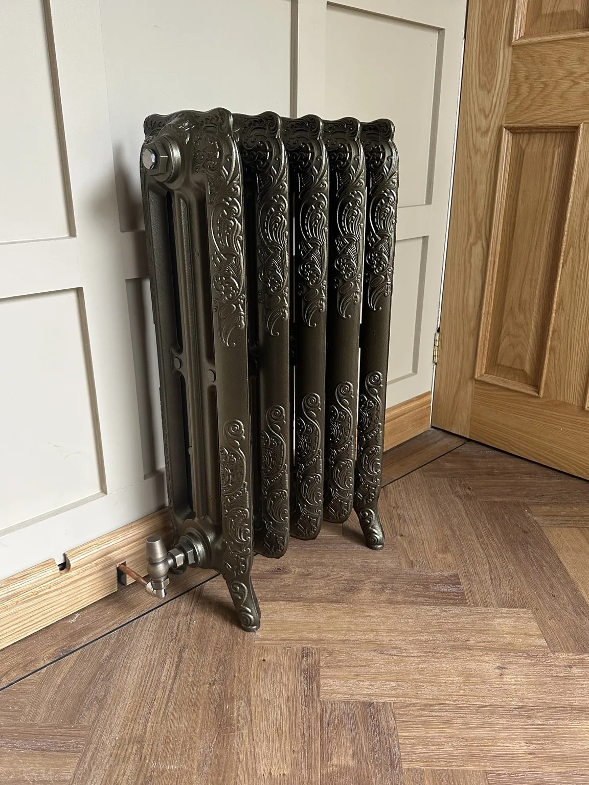 Cast iron radiator installation