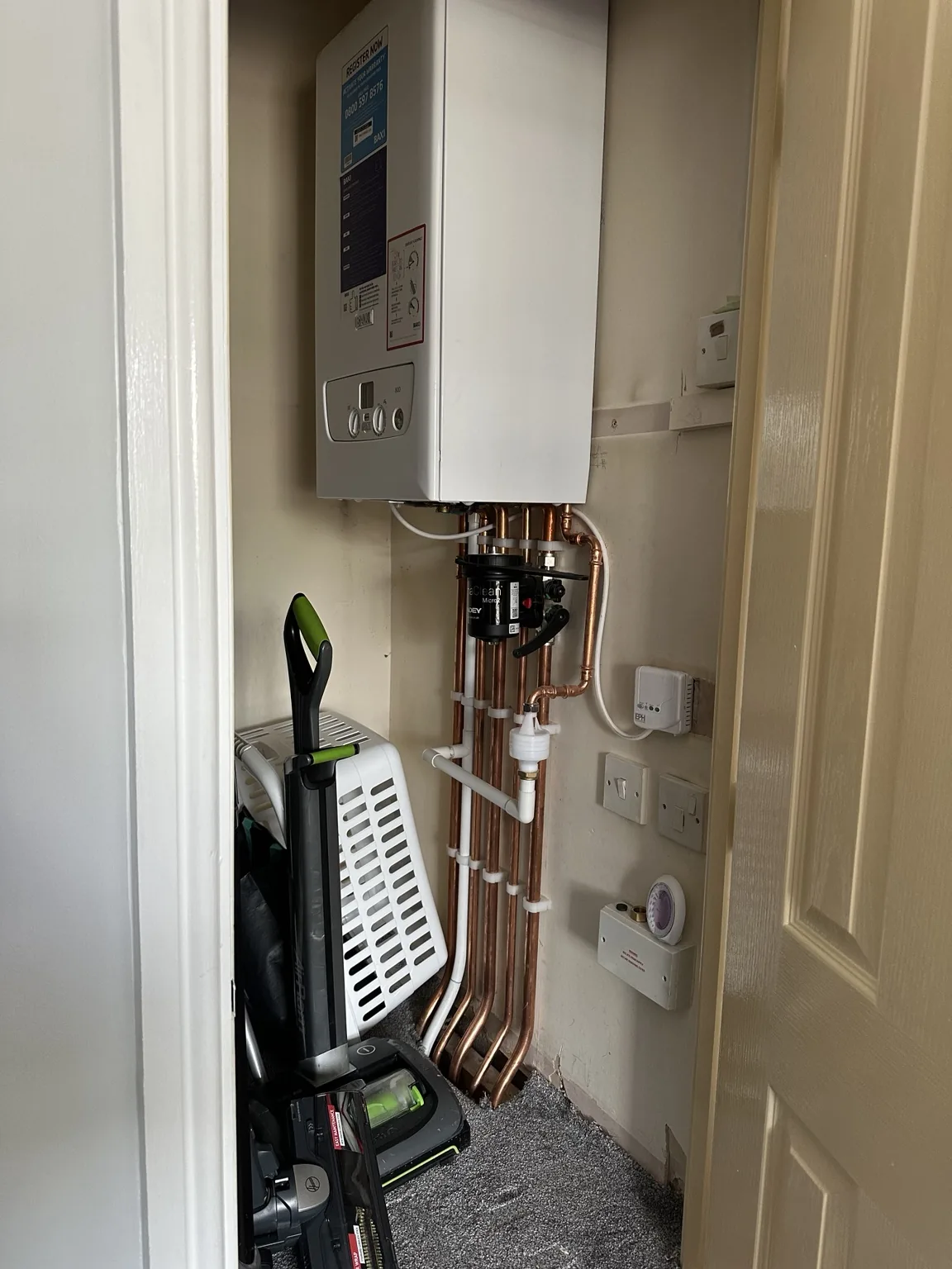 Boiler installation with heating controls